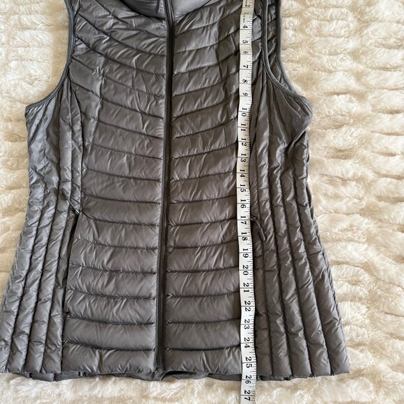 Packable Down Vest Silver Size Medium - Picture 3 of 5